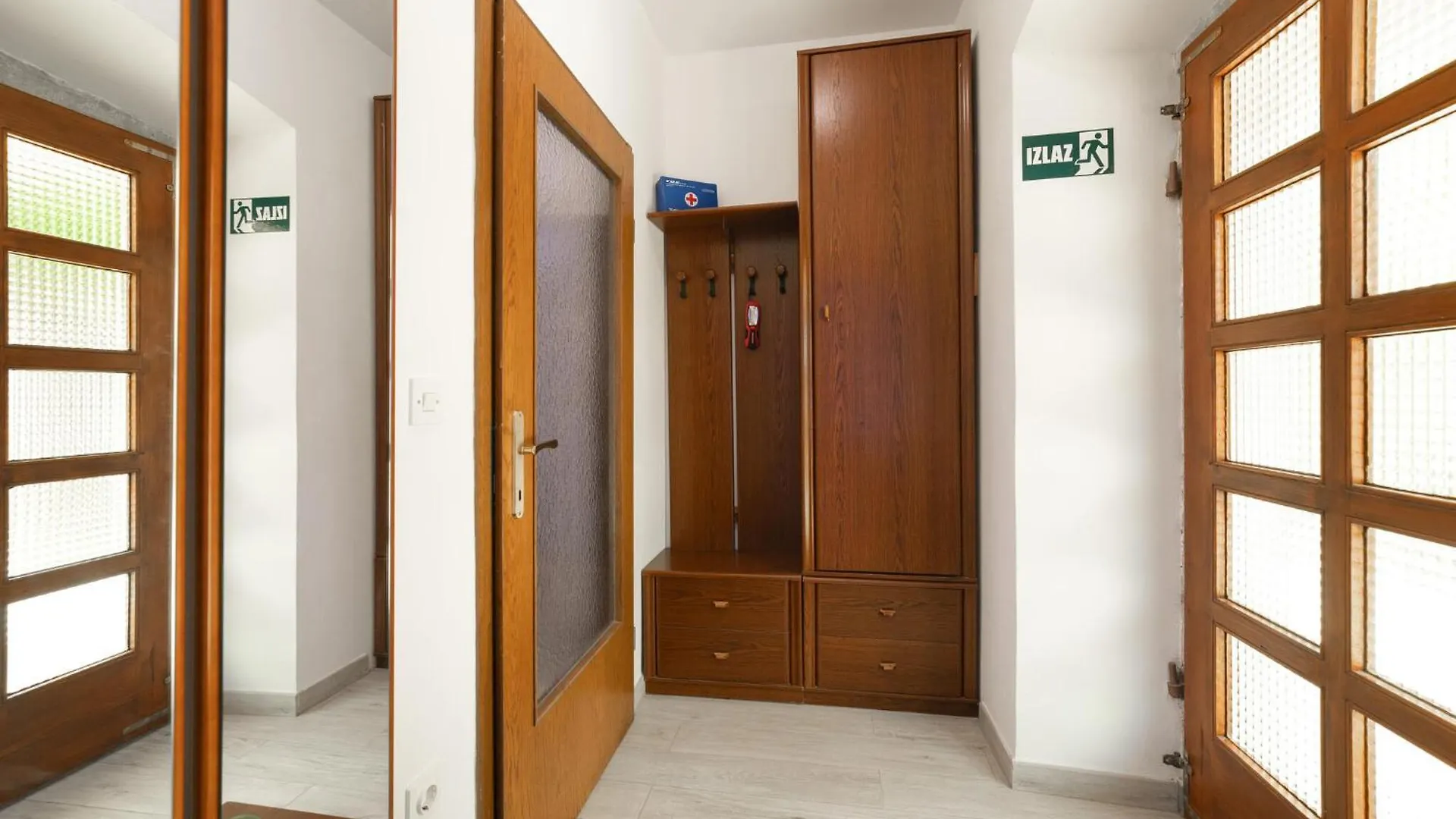 Casa Pina Villa Labinci 0*,