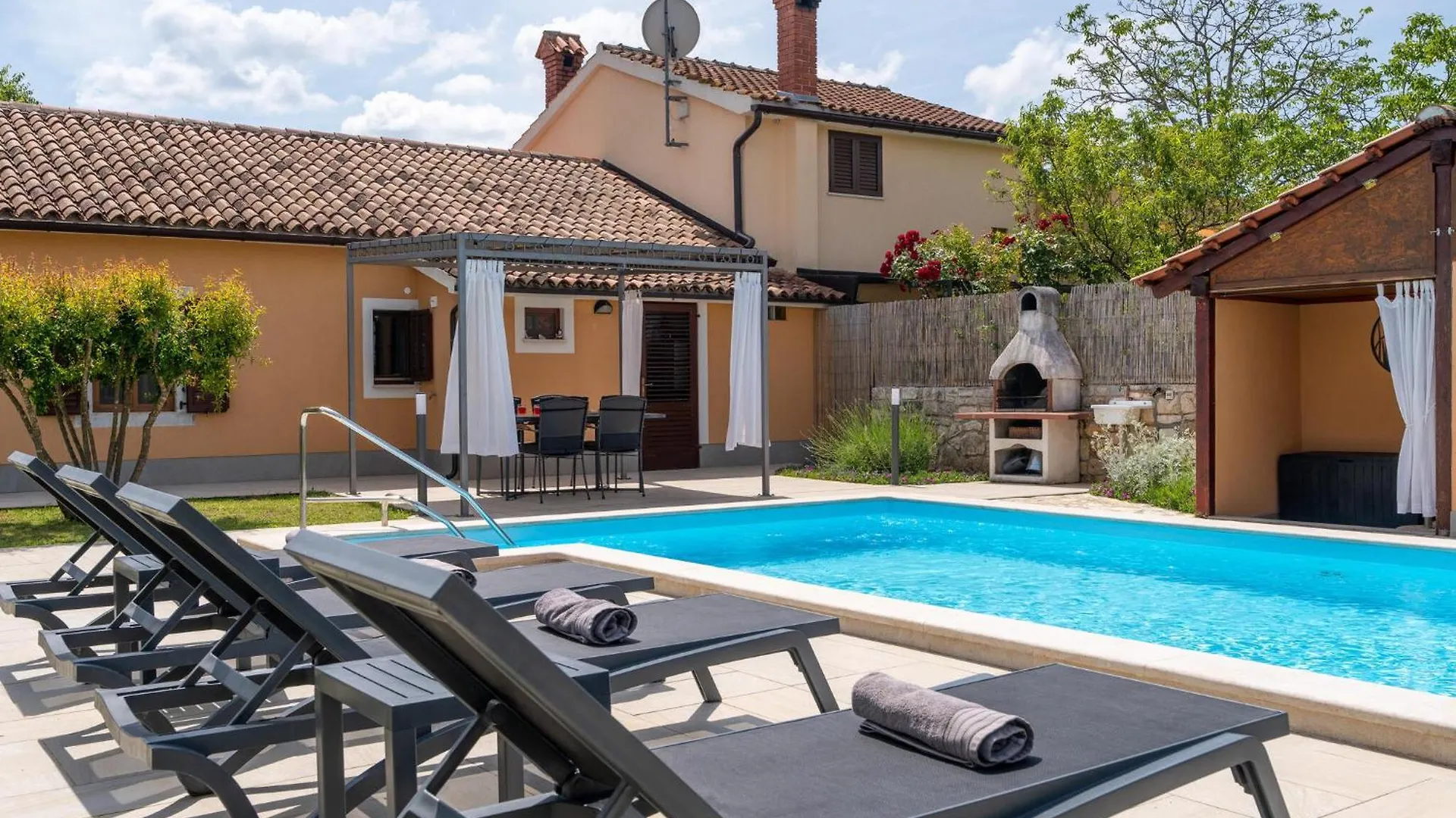 Casa Pina Villa Labinci