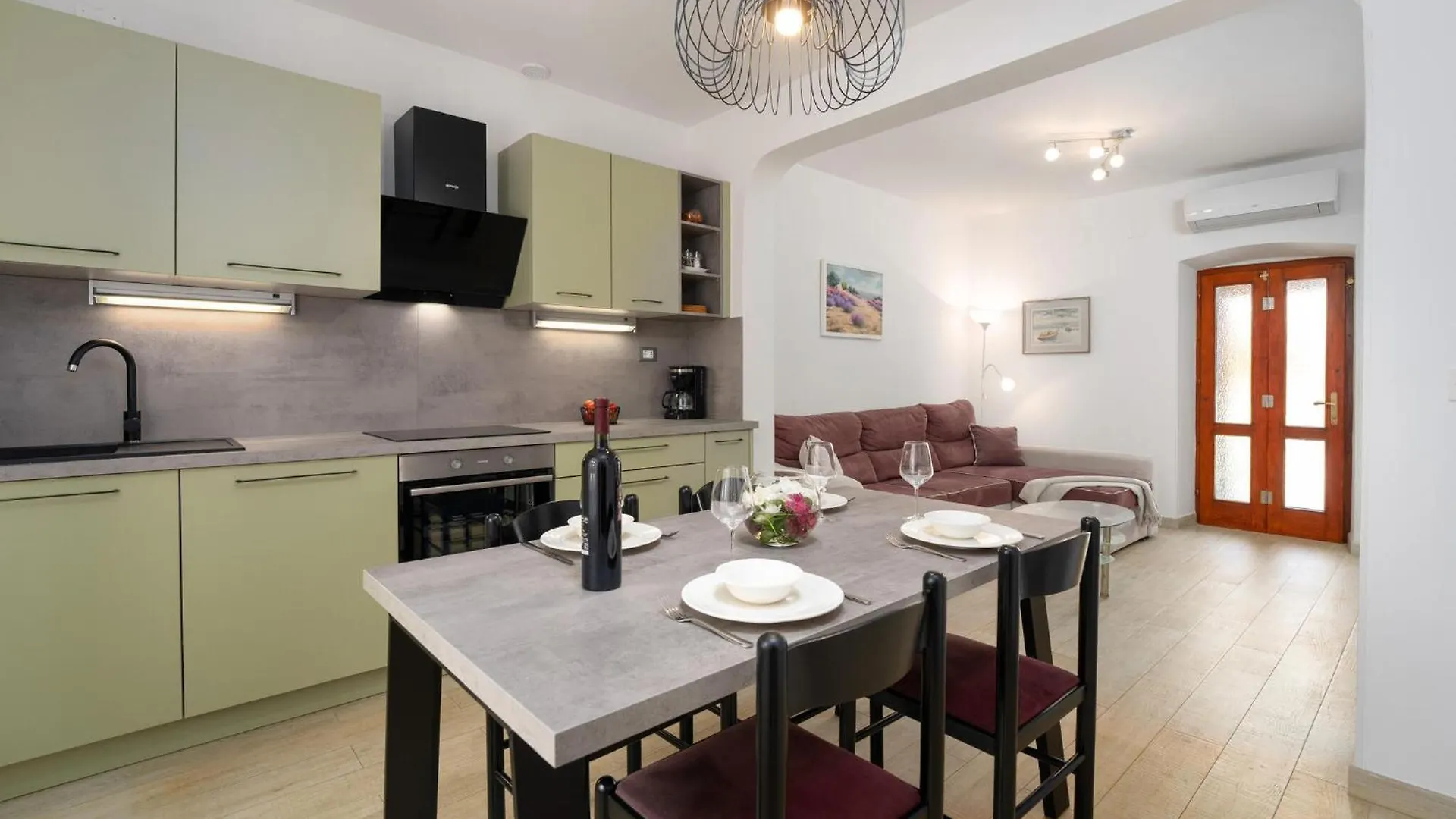 הוילה Labinci Casa Pina