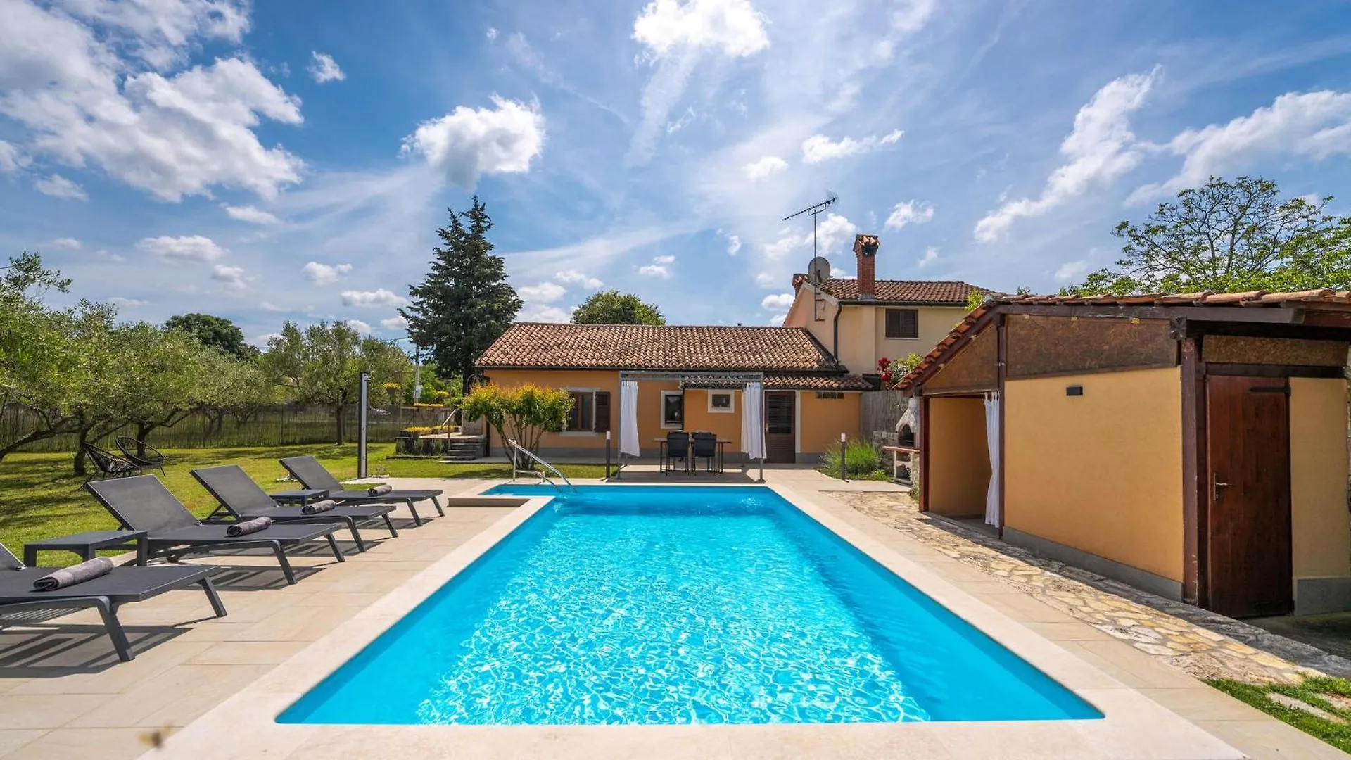 Casa Pina Villa Labinci