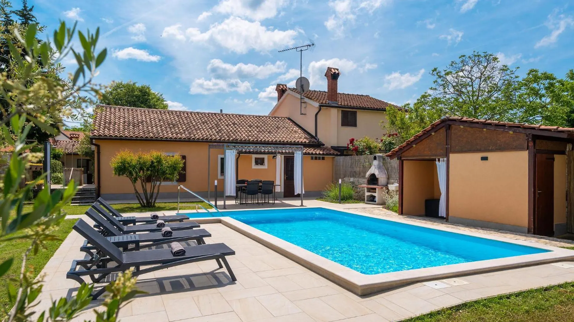 Casa Pina Villa Labinci